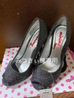 【みつきぃ様専用】❤️ラメ　パンプス　おしゃれ　Barbie好き❤️のサムネイル
