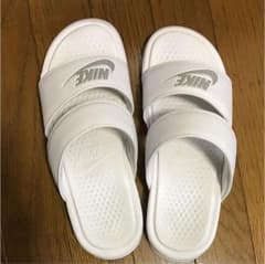 ナイキ サンダル べナッシのサムネイル