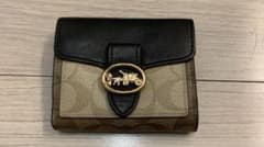COACH コーチ 二つ折り財布のサムネイル
