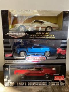 アメリカンマッスル &S un Star マスタングミニカー 3台セットのサムネイル