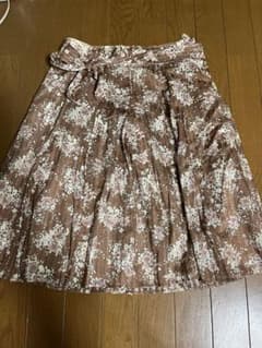 KUMIKYOKU スカート　花柄フレア　Mのサムネイル