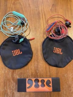 JBL 有線イヤホン 2点セット ミントは未使用　赤は使用済美品　ライトニング JBL 有線イヤホン 2点セット ミントは未使用 赤は使用済美品