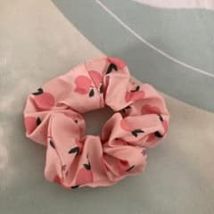 ピーチ柄 ピンク シュシュのサムネイル