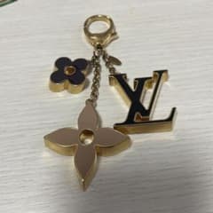 ヤ*リ様 LOUIS VUITTON バッグチャーム キーホルダーのサムネイル