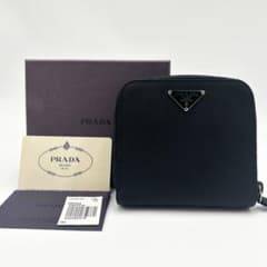 極美品 PRADA プラダ 2つ折り財布 ナイロン 三角プレート ブラック