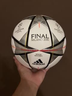チャンピオンズリーグ2016公式試合球✴︎アディダスフィナーレミラノ✴︎ 5号球 チャンピオンズリーグ2016公式試合球✴︎アディダスフィナーレミラノ