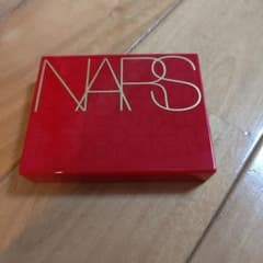 NARS プレストパウダー 赤のサムネイル