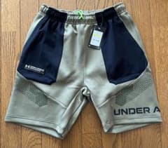 アンダーアーマー　ハーフパンツのサムネイル