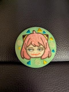 SPY×FAMILY アーニャ 缶バッジ 刺繍風 匿名配送のサムネイル