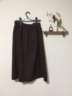 茶色スカートのサムネイル