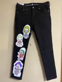 【期間限定値下げ❗️】黒スキニーデニムパンツ　ジョーカーペイント加工のサムネイル