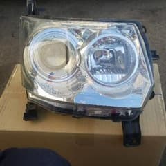 L175 ムーヴ右側ヘッドライトのサムネイル
