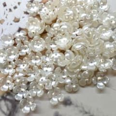 【33】アクリルビーズ　フラワー　13mm　100個のサムネイル