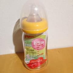 新品未使用 ピジョン 哺乳瓶 母乳実感 160mlのサムネイル