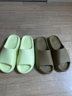yeezy slide  イージースライドのサムネイル