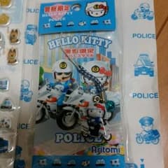 警察限定　キティちゃんストラップ＆警察キャラふっくらパールシールのサムネイル