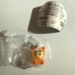 クレヨンしんちゃん めじるしアクセサリー みんなでくまパジャマ しんちゃんのサムネイル
