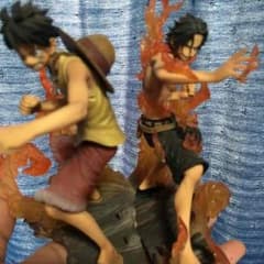 ワンピース フィギュアのサムネイル