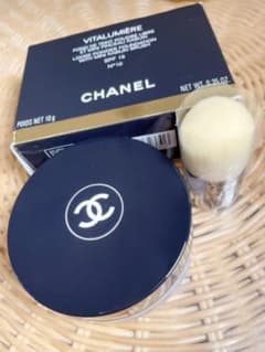 CHANEL ヴィタルミエール ルースパウダー ファンデーション N°10のサムネイル