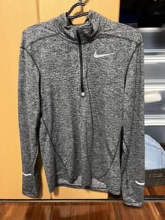 NIKE ナイキ　ランニング長袖　Sサイズのサムネイル