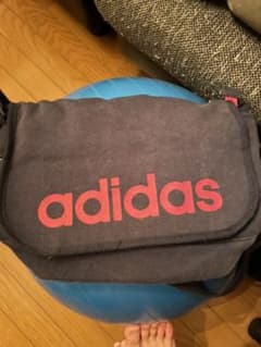 アディダス　adidas バッグのサムネイル