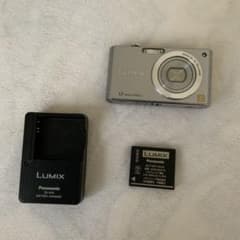 Panasonic LUMIX デジタルカメラ 本体 充電器 バッテリー付のサムネイル