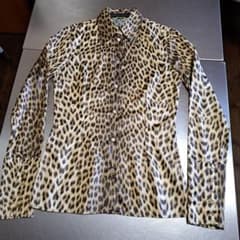ジャンコロナのブラウスです。カウスが長めで素敵。のサムネイル