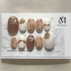 ニュアンス ベージュ ゴールドミラー ネイルのサムネイル