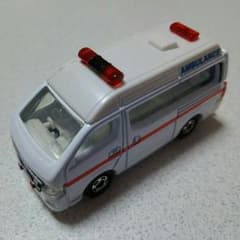 〈トミカ〉日産 キャラバン救急車/箱ありのサムネイル