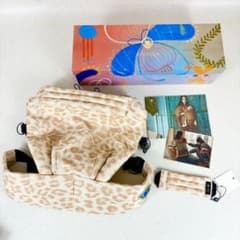 新品未使用✨正規品　アーティポッペ　抱っこ紐　レオパード　芸能人セレブ愛用 芸能人セレブ愛用 新品 アーティポッペ 抱っこ紐 レオパード ゴールド