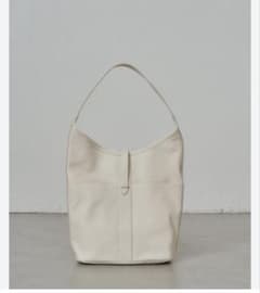 ビアズリー 2.718/ワンショルダーBAG 定価24200 - メルカリ