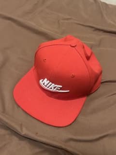 NIKE キャップ レッドのサムネイル