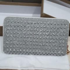 未使用新品 スタッズ長財布のサムネイル