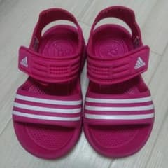 14センチ adidasサンダルのサムネイル
