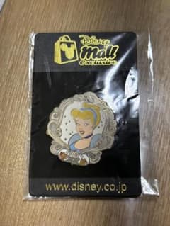 Disney Mall Exclusive シンデレラ ピンバッジ 限定版200 - メルカリ