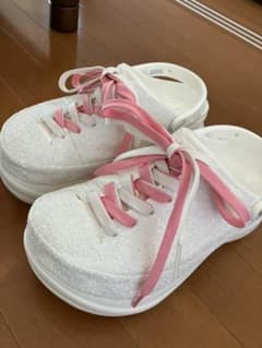 Crocs × atmos コラボ厚底のサムネイル