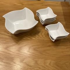 ホワイト ウェーブデザイン 食器セットのサムネイル