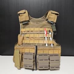 レア品　UFC RAVタクティカルベスト プレートキャリアのサムネイル