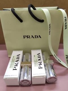 PRADA リップバーム U000 & モノクローム B02 2本セット　紙袋付 PRADA リップバーム U000 & モノクローム B02 2本セット 紙袋付 - メルカリ