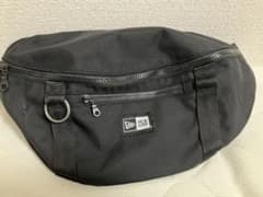 NEW ERA ブラック ボディバッグのサムネイル