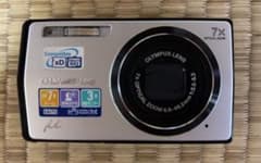OLYMPUS μシリーズ 7倍光学ズーム デジタルカメラのサムネイル