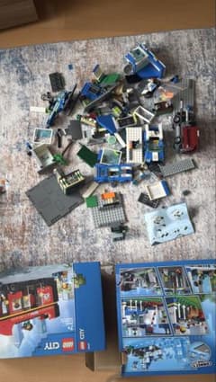 LEGO レゴ CITY 大量まとめ売り パーツ・車・建物・箱・説明書 現状品のサムネイル