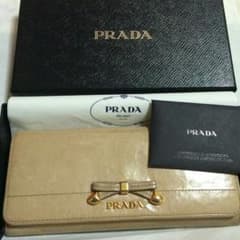 なちゅん様専用PRADAの長財布のサムネイル