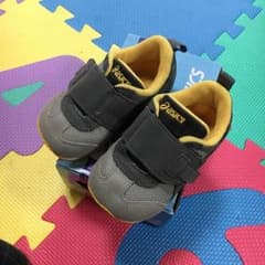 かぼちゃさん様専用。美品★アシックス  13.5センチのサムネイル