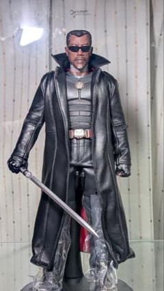 Hottoys ホットトイズ ブレイド 初回限定 +ロングコート Hottoys ホットトイズ ブレイド 初回限定+本皮ロングコート - メルカリ