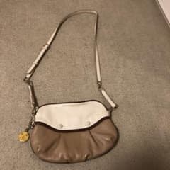 ショルダーバックのサムネイル