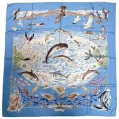 エルメス スカーフ カレ90 地中海の貴重な生命 水色 シルク 魚 イルカ 鳥 エルメス スカーフ カレ90 地中海の貴重な生命 水色 シルク 魚 イルカ
