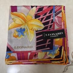 未使用‼︎ 【LEONARD】レオナール／シルク大判スカーフ 未使用 LEONARD レオナール 花柄 大判ハンカチ スカーフ シルク混