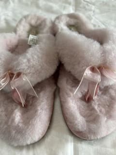 UGG シープスキン サンダル ピンク 22cmのサムネイル