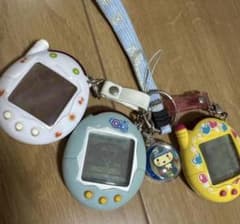 【平成レトロ】2004年 たまごっち 赤たま　たまごっちプラス　3点セット 平成レトロ】2004年 たまごっち 赤たま たまごっちプラス 3点セット